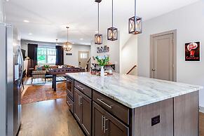 Waverly by Avantstay Nashville-inspired Townhome w/ Luxury Kitchen, Po