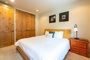 Owl Meadows 24 by Avantstay Walking Distance to Town & Slopes!