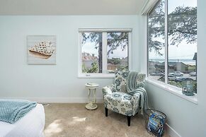 Villa Manzanita by Avantstay Hot Tub, 1 Block to Beach/town, Chef's Ki