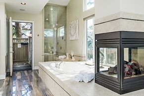 Villa Manzanita by Avantstay Hot Tub, 1 Block to Beach/town, Chef's Ki