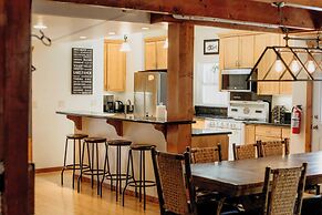 Aster by Avantstay Classic Kings Beach Cottage In The Of North Shore