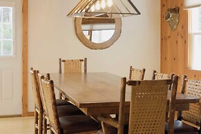 Aster by Avantstay Classic Kings Beach Cottage In The Of North Shore