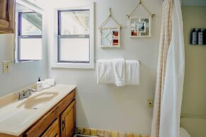 Aster by Avantstay Classic Kings Beach Cottage In The Of North Shore
