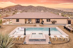 Flora by Avantstay Modern & Private Desert Oasis on Large Grounds w/ P