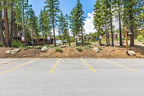 Flurry by Avantstay Tahoe Donner Home w/ Access to Northstar Resort Co