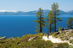 Flurry by Avantstay Tahoe Donner Home w/ Access to Northstar Resort Co