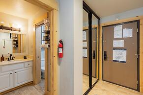 Flurry by Avantstay Tahoe Donner Home w/ Access to Northstar Resort Co