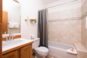 Ghostriders 2 by Avantstay Tidy Unit Close to the Slopes and Shops!