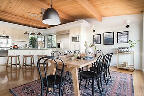 Vino Blanco by Avantstay Private Wine Country Home w/ Mtn Views & Deck