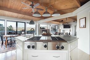 Vino Blanco by Avantstay Private Wine Country Home w/ Mtn Views & Deck