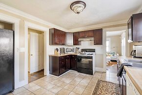 Louise by Avantstay Cute Nashville Home w/ Large Yard & Firepit!