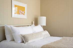 Louise by Avantstay Cute Nashville Home w/ Large Yard & Firepit!