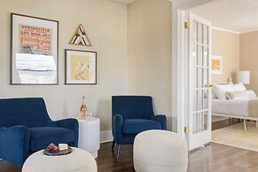 Louise by Avantstay Cute Nashville Home w/ Large Yard & Firepit!