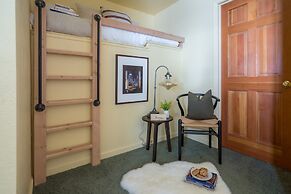 Juniper by Avantstay Incredible Mountainside Home w/ Incredible Lake V