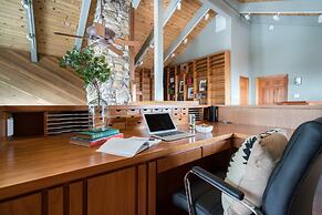 Juniper by Avantstay Incredible Mountainside Home w/ Incredible Lake V