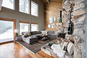 Juniper by Avantstay Incredible Mountainside Home w/ Incredible Lake V
