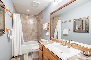 Cimarron Lodge 20 by Avantstay Ski In/ Ski Out Condo in Ideally Locate