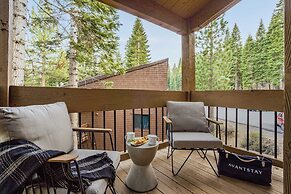 Sierra by Avantstay Ski In/ Ski Out! Near Truckee w/ Access to Northst