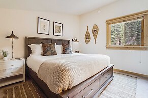 Sierra by Avantstay Ski In/ Ski Out! Near Truckee w/ Access to Northst