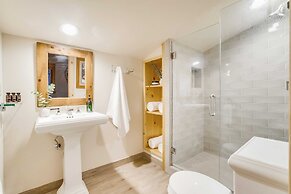 Sierra by Avantstay Ski In/ Ski Out! Near Truckee w/ Access to Northst