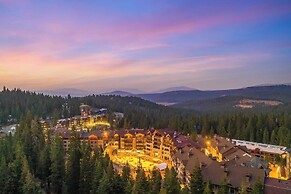 Sierra by Avantstay Ski In/ Ski Out! Near Truckee w/ Access to Northst