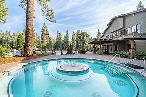 Sierra by Avantstay Ski In/ Ski Out! Near Truckee w/ Access to Northst
