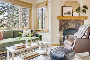 Sierra by Avantstay Ski In/ Ski Out! Near Truckee w/ Access to Northst