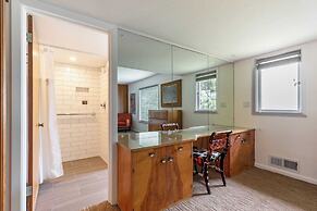 The Purcell House by Avantstay Surrounded in Lush Greenery w/ Large Ya