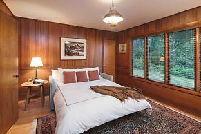 The Purcell House by Avantstay Surrounded in Lush Greenery w/ Large Ya