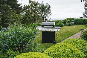 The Purcell House by Avantstay Surrounded in Lush Greenery w/ Large Ya