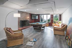 The Purcell House by Avantstay Surrounded in Lush Greenery w/ Large Ya