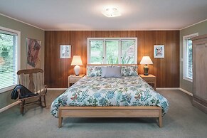 The Purcell House by Avantstay Surrounded in Lush Greenery w/ Large Ya