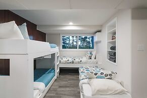 The Purcell House by Avantstay Surrounded in Lush Greenery w/ Large Ya