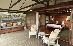 Makakatana Bay Lodge