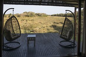 Makakatana Bay Lodge