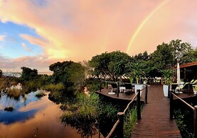 Makakatana Bay Lodge