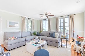 Sea Shell by Avantstay Breezy Beachside Getaway w/ Rooftop Deck & 6 BR