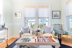 Sea Shell by Avantstay Breezy Beachside Getaway w/ Rooftop Deck & 6 BR