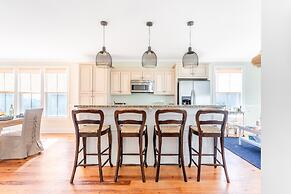 Sea Shell by Avantstay Breezy Beachside Getaway w/ Rooftop Deck & 6 BR