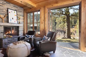 Hunter by Avantstay Riverfront Cabin w/ Prvt Cottage 5mins From Palisa