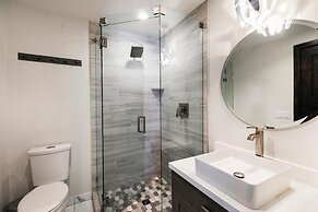 Pinetree by Avantstay Modern Park City Getaway w/ Patio & Balcony