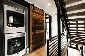 Pinetree by Avantstay Modern Park City Getaway w/ Patio & Balcony