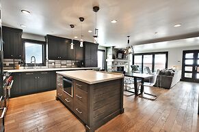 Pinetree by Avantstay Modern Park City Getaway w/ Patio & Balcony