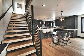 Pinetree by Avantstay Modern Park City Getaway w/ Patio & Balcony