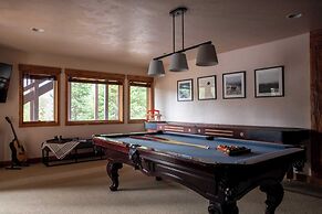 Zendo by Avantstay Serene Mountain Abode w/ Hot Tub & Views
