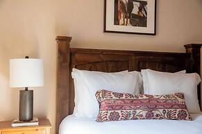 Zendo by Avantstay Serene Mountain Abode w/ Hot Tub & Views