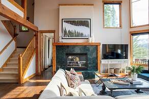 Zendo by Avantstay Serene Mountain Abode w/ Hot Tub & Views