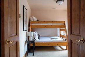 Zendo by Avantstay Serene Mountain Abode w/ Hot Tub & Views