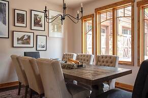 Zendo by Avantstay Serene Mountain Abode w/ Hot Tub & Views