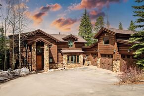 Zendo by Avantstay Serene Mountain Abode w/ Hot Tub & Views